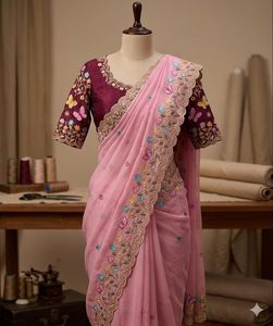 Sari in Georgette Puro con Splendido Lavoro Artigianale e Blusa a Contrasto - Product Image 1