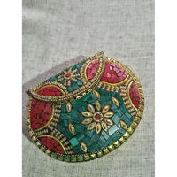 Pochette en métal cristal finition argent antique pour femme, idéale pour les mariages, accessoire de mode RR ENTERPRISES Modèle RR202514944 Fabriqué en Inde