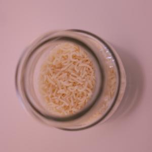 Emulsionante con Sensación Aterciopelada, Poliestearato de Sacarosa con Poliisobuteno Hidrogenado para Formulaciones Cosméticas Hidratantes y Suaves - Product Image 2