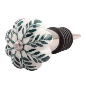 Bouchon de bouteille de vin en céramique écologique avec motif de feuilles bleues et blanches et accessoire de scellage en liège - Product Image 6