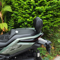 Appui-dos passager Zontes 368G à installation non destructive, support lombaire arrière pour scooter, position des trous d'origine
