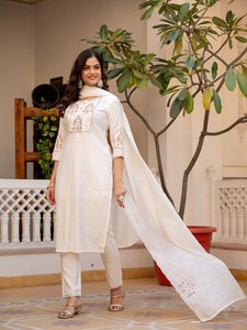 Elegante Conjunto de Traje de Seda de Mango y Viscosa Bordado para Mujer |   Kurti Premium para Fiestas con Dupatta |   Fabricante OEM - Product Image 4