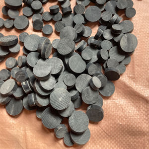 Botones de Cuerno de Búfalo al por Mayor, Negros, en Tamaños de 16mm/19mm/21mm/23mm/26mm/29mm/31mm para Accesorios de Ropa - Product Image 1