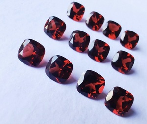 Granate natural/calidad AAA+/si es limpio/granate rojo de Mozambique, forma de cojín/faceteado/9 x 9 mm - Product Image 4
