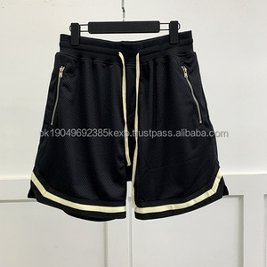 กางเกงขาสั้นตาข่ายสองชั้นสำหรับผู้ชายเอวยางยืดทรงหลวมมีกระเป๋าบาสเก็ตบอลเล่นฟิตเนส - Product Image 4