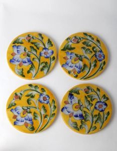 Juego de posavasos decorativos de MDF esmaltado con diseño geométrico moderno para hoteles, restaurantes, cafeterías y decoración del hogar. - Product Image 1