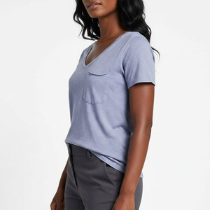 Camiseta de Mujer con Cuello en V y Bolsillo, Algodón Suave, Corte Holgado, Bolsillo en el Pecho, Camiseta Básica Informal, Servicio Personalizado OEM/ODM, Venta al Por Mayor - Product Image 3