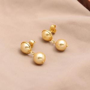 ต่างหูมุกน้ำจืดทรงครึ่งวงกลมประดับทองคำแท้ทำมือ ดีไซน์ทันสมัย เหมาะสำหรับงานปาร์ตี้หรือเป็นของขวัญ - Product Image 3