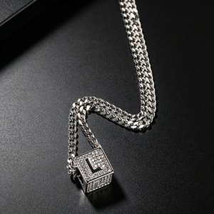 Collier avec pendentif personnalisé en lettres graffiti hip-hop, serti de pierres CZ, bijoux bling pour hommes - Product Image 3