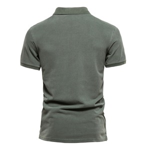 เสื้อโปโลแขนสั้นทรงเข้ารูปสำหรับผู้ชาย สีพื้น ผ้าปิเก้ถัก สไตล์ลำลอง สีเขียว - Product Image 3