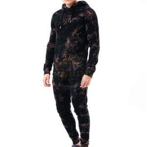 Ensemble décontracté deux pièces Saint Apparels pour homme : sweat à capuche et pantalon de survêtement vintage respirant 100 % coton, noir et marron - Product Image 1