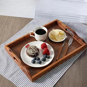 Plateau de service en teck massif avec finition laquée, poignées style ferme, portable et réutilisable pour la cuisine et le bureau - Product Image 1
