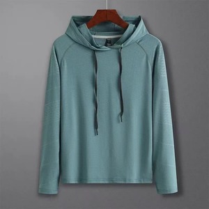 Fabricant de vêtements de sport personnalisés pour la gym, t-shirt de compression athlétique, tissu respirant en polyester et élasthanne, personnalisation de la marque, vente en gros - Product Image 4