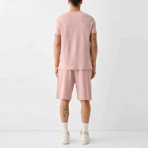 Ropa de hombre 100% algodón camiseta regular y pantalones cortos DTG Logo Twin Set chándal para hombre Color Rosa impreso manga corta - Product Image 2