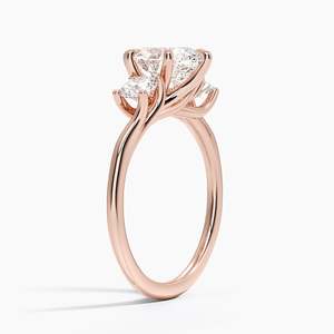 Bague en diamant de laboratoire taille ovale trois pierres, or 14K 18K, diamant rond, fiançailles, mariage, joaillerie fine, luxe Delilah All - Product Image 4