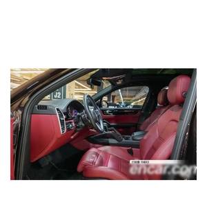 Porsche Cayenne 3.0 2024 avec boîte automatique, conduite à gauche, sièges en cuir, caméra de recul, seulement 71 700 km parcourus - Product Image 5