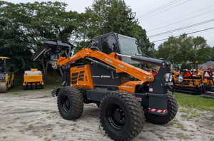 Débroussailleuse hydrostatique autopropulsée 220 CV avec flèches télescopiques de 15 m et cabine rotative à 90 degrés - Product Image 5