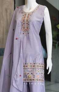 Conjunto de Kurta Bordada de Moda para Mujer, Corte Holgado, Estilo Tradicional Informal, Estilo Indio-Pakistaní - Product Image 5