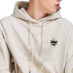 Sudadera con Capucha Beige para Hombre de Alta Calidad, Corte Holgado, Estilo Casual para Otoño, 100% Algodón, Diseño con Bolsillo Frontal Tejido - Product Image 3