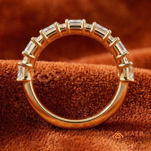 แหวนทองคำ 14k หรือ 18k สีเหลืองทอง ขัดเงาอย่างดี ประดับเพชรสำหรับวันครบรอบ หรือแหวนโมเสคเพชรทรงมรกตและทรงกลม - Product Image 3