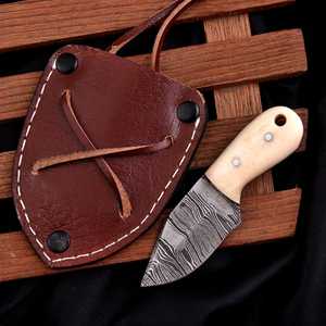 Cuchillo de Caza de Acero de Damasco de Grado Industrial UA Supplies, Hoja Recta, Mango de Madera, Cuchillo Utilitario EDC para Supervivencia al Aire Libre - Product Image 1