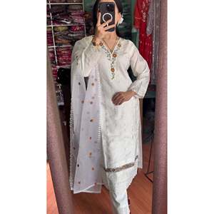 Conjunto de Fiesta para Mujer de Diseño, Estilo Elegante, Top, Pantalón y Dupatta - Product Image 3