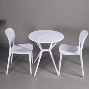 Mesa Redonda de Plástico Resistente con Diseño Fácil de Limpiar para Sala de Estar, Patio y Balcón - Product Image 3