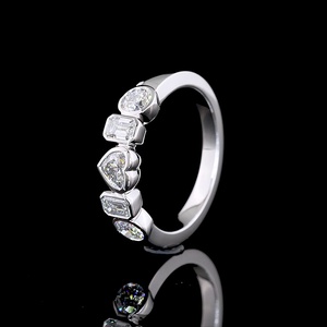 Bague de fiançailles demi-éternité en or massif sertie de diamants multi-formes en forme de cœur de 1 carat certifiés IGI, bijoux fins fabriqués par des artisans - Product Image 4