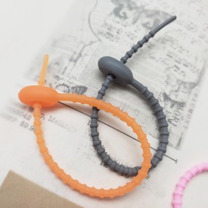 พวงกุญแจซิลิโคนนุ่มสีสันสดใสแบบพกพาปรับได้ ผลิตเองได้ - Product Image 6