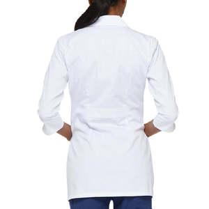 Blouse de laboratoire longue blanche personnalisable de haute qualité pour hommes et femmes, uniforme médical professionnel avec poches spacieuses - Product Image 2