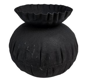 Pequeño Florero Negro con Volantes, Florero Decorativo de Metal Mate, Venta al por Mayor, Decoración Minimalista para Escritorio, Boda, Inauguración de Casa - Product Image 1