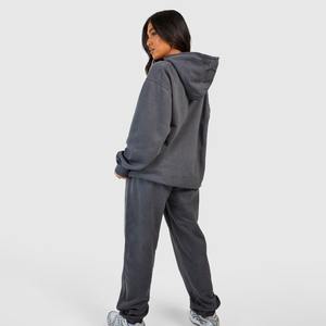 Ensemble de survêtement sportif pour femme 2026, couleur personnalisée, broderie de logo de haute qualité, velours décontracté Y2K, survêtement de jogging zippé 2 pièces en velours - Product Image 4