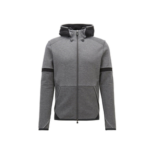 Elegante conjunto deportivo para hombre, ropa atlética cómoda diseñada para uso en el gimnasio, viajes y ocio de fin de semana. Prendas de algodón orgánico. - Product Image 2
