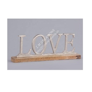 Escultura de letras de metal de amor grande de estilo moderno en objeto en caja de base de madera de mango para decoración de boda y Navidad de jardín interior - Product Image 1