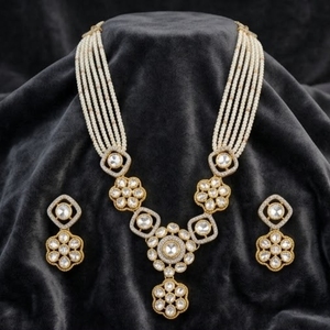 Collar de Plata 925 con Incrustaciones de Oro Kundan y Cadenas de Perlas, con Pendientes Colgantes de Flores a Juego, Joyería Nupcial India Tradicional para Mujer - Product Image 1