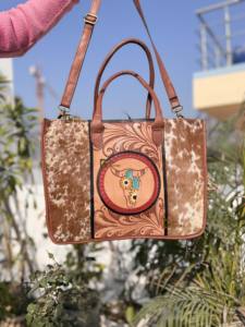 Hermosa Bolsa de Mano de Cuero con Diseño Nuevo y Tallado a Mano, Bolso Elegante de Piel de Vaca para Mujer, Multiusos - Product Image 4
