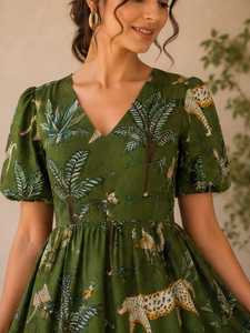 Robe d'été décontractée mi-longue éco-responsable en coton tissé vert, imprimé floral, col en V, manches courtes, coupe trapèze, style bohème, pour soirée, 100 % coton - Product Image 4