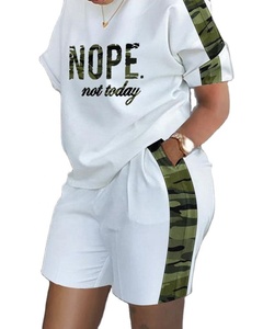 Conjunto de dos piezas informal de pantalones cortos de manga corta a la moda para mujer al por mayor, trajes para mujer - Product Image 1