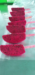 Cubos de Fruta del Dragón Roja Congelados IQF 100% Naturales, Origen Vietnam, con Sabor Dulce, Empaque a Granel - Caryln - Product Image 5