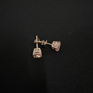 Pendientes de Oro Rosa de 18K con Diamante Rosa Cultivado en Laboratorio de 2.25 CT, Corte Cojín, Certificado IGI, Minimalistas, de Lujo, para Mujer, Regalo para Fiesta - Product Image 3
