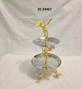 Base Metálica para Pastel con Diseño Floral para Fiestas, Base de Rejilla Única, Lavable a Mano/En Lavavajillas, de Zahid Exports - Product Image 1