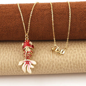 Pendentif poisson koi en émail cloisonné rouge inspiré de l'océan, plaqué or, en laiton massif, ajustable, porte-bonheur, collier à porter au quotidien - Product Image 3