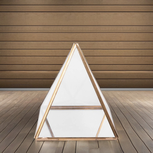 Étiquette en métal poli de forme pyramidale avec boîte en verre pour la décoration de Noël et de la maison, fabriquée dans l'Uttar Pradesh - Product Image 2