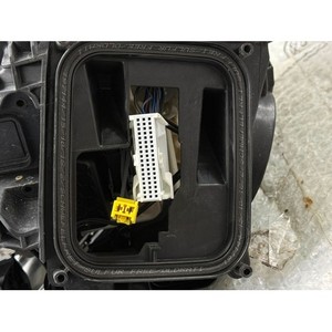ไฟหน้ามือสองสำหรับรถยนต์ C-class ด้านขวา รุ่น A2059061606 - Product Image 6