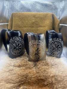 Mug en corne de buffle naturelle, artisanal, rustique, pour la présentation et la dégustation de bières artisanales, idéal pour les expositions historiques et la décoration. - Product Image 5