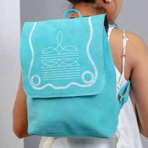 Mini-sacs à dos vintage pour femmes en cuir véritable bleu ciel, avec motif de coutures style western, design sculpté, imperméables, antivol, avec fermeture éclair et rabat - Product Image 1