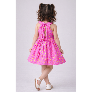 Vestido casual de algodón tejido con cuello halter y corte evasé para niñas con lazo rosa - Product Image 3