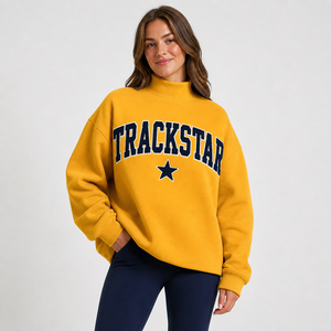 เสื้อสเวตเชิ้ตผู้หญิง แบรนด์ Varsity สีม่วงพลัม คอเต่า ผ้าฟลีซหนานุ่ม สไตล์สตรีทแวร์ รุ่น TSI-MN-023 - Product Image 6