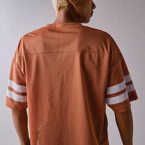 T-shirt de style maillot de football américain respirant pour hommes, conception personnalisée avec numéro, fabrication OEM, marque privée, streetwear, fabricant USA - Product Image 6