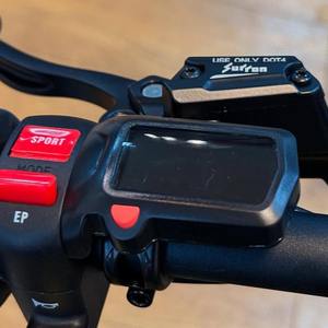 Bicicleta Eléctrica de Montaña 2025 Black Edition Light Bee X L1e Road Legit Suron Surround Sutton Lbx - Product Image 3